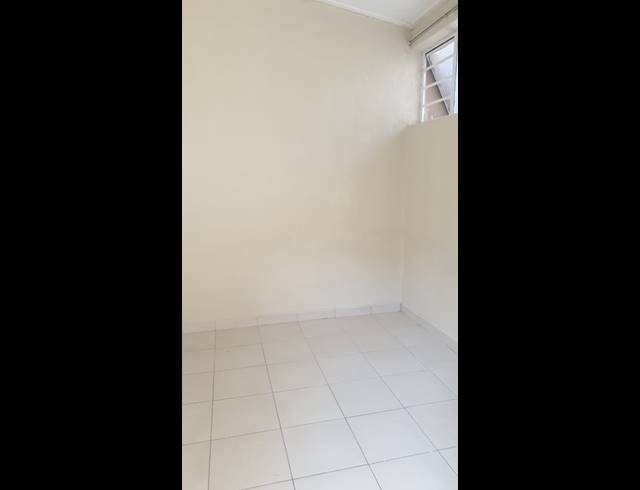 1 bed property to rent in SAVOY ESTATE